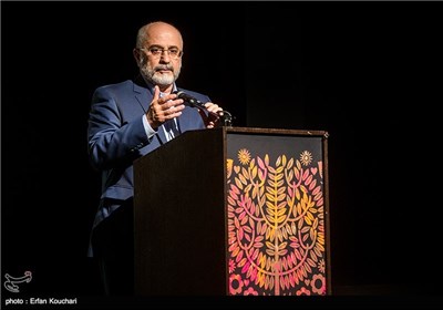 سخنرانی علی مرادخانی معاون هنری وزیر فرهنگ و ارشاد اسلامی در مراسم یادبود هنرمندان درگذشته سال 94