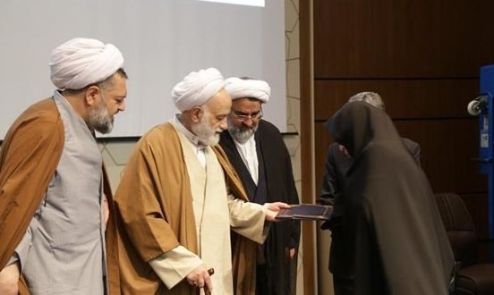 برگزیدگان دهمین جشنواره قرآنی حوزه‌های علمیه خواهران تجلیل شدند