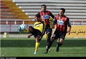 دیدار فوتبال تیم‌های سیاه‌جامگان و سپاهان