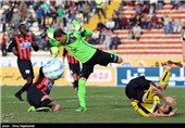 دیدار فوتبال تیم‌های سیاه‌جامگان و سپاهان