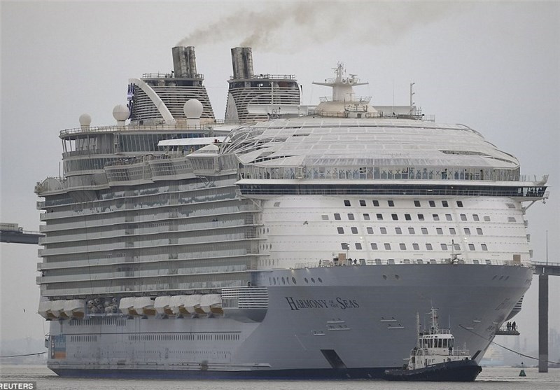 بزرگترین کشتی تفریحی دنیا به آب انداخته شد + تصاویر