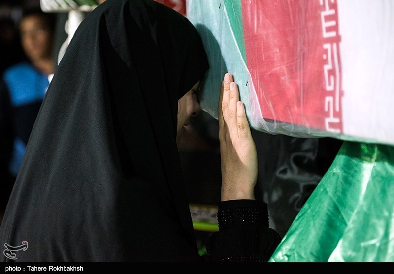 تشییع پیکر مطهر دو شهید گمنام در نوبنیاد تهران آغاز شد
