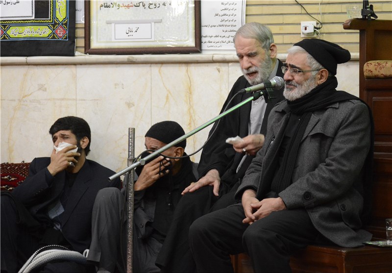 روضه خوانی جمعی از مداحان به مدت 27 سال در مساجد تهران