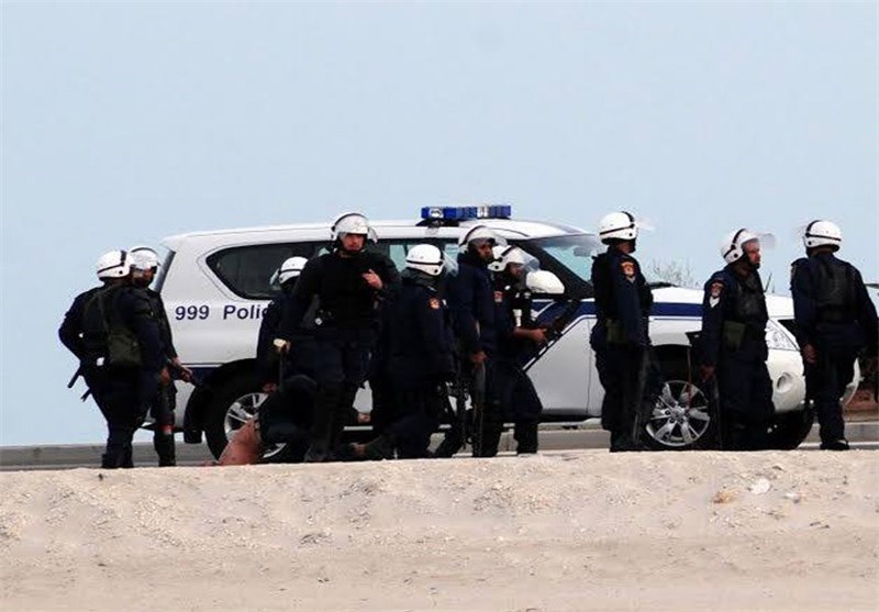 السلطات البحرینیة تعتقل أکثر من 12 مواطنا من سترة ومناطق أخرى بعد مداهمات