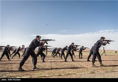 Iranian Commandos, Snipers Finish Training Course in Tehran