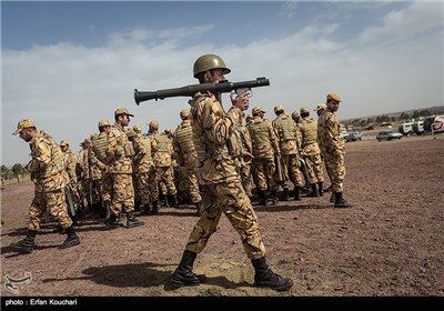 Iranian Commandos, Snipers Finish Training Course in Tehran