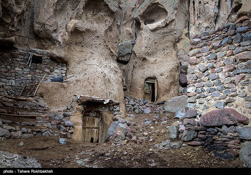 جدال انسان با طبیعت شگفت انگیزترین روستای صخره ای جهان در ایران + تصاویر