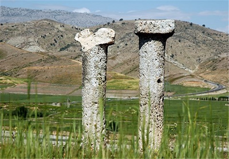 یاسوج| اثر تاریخی &quot;دو گور دوپا&quot; متعلق به دوره ساسانی در باشت میزبان گردشگران نوروزی+ تصاویر