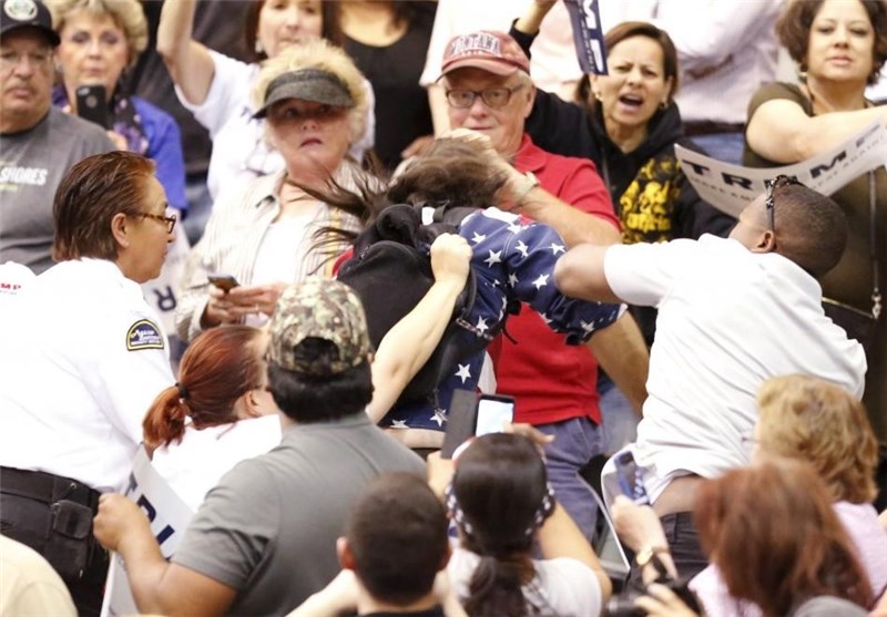 Teen Girl Pepper-Sprayed, Groped outside Wisconsin Trump Rally