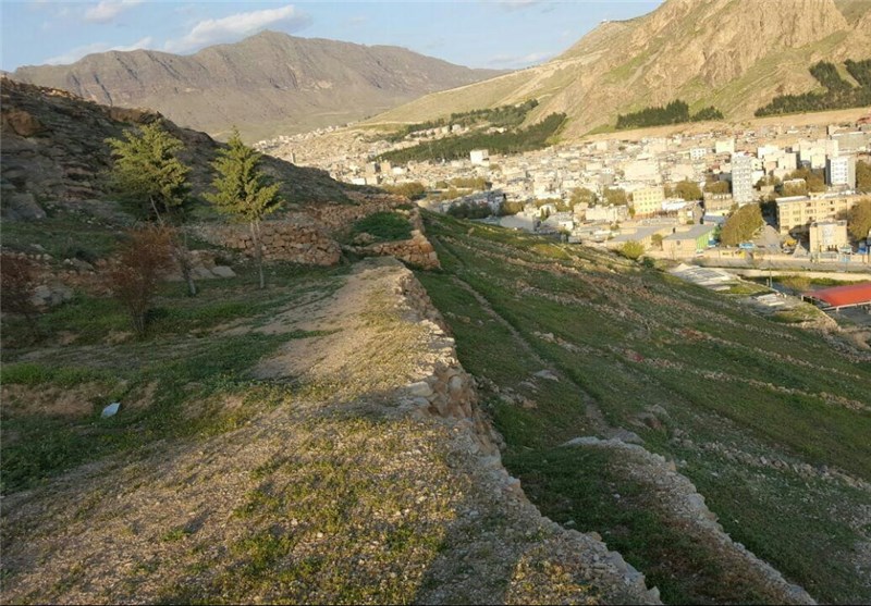 کمترین موارد زمین‌خواری یا جعل سند در استان فارس در لارستان دیده می‌شود