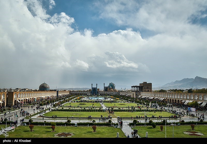جذب یک میلیون گردشگر خارجی در اصفهان با توجه به شاخصه‌های برنامه ششم توسعه