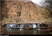 سرآب بیستون 66اُمین اثر طبیعی ملی است که توسط سازمان میراث فرهنگی در 3 مرداد 1388 در فهرست میراث طبیعی ایران قرار گرفت.