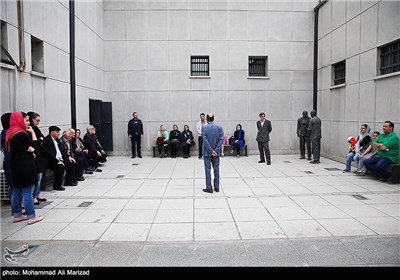 حضور گروه های مختلف مردم در بند سیاسی باغ موزه قصر