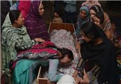Pakistanis Hunt Militants behind Blast that Killed At Least 70