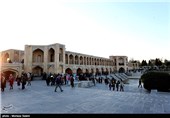 مسافران نوروزی در پل خواجو - اصفهان