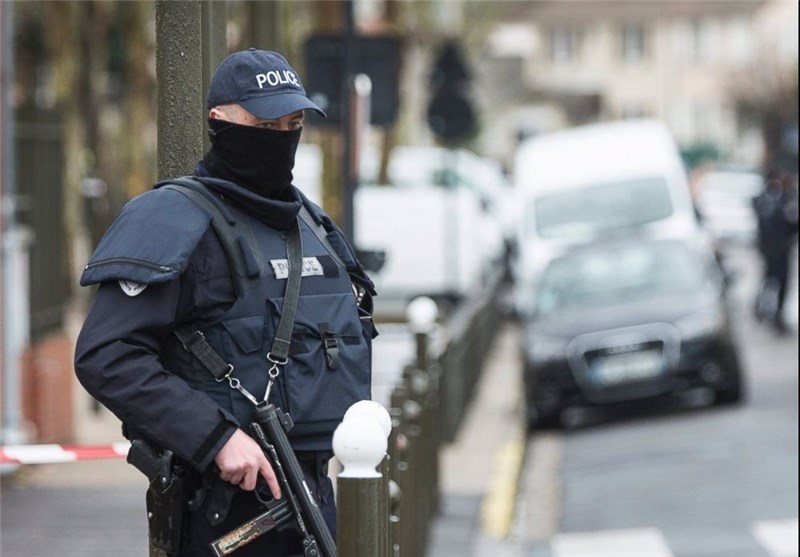 Knife-Wielding Man Reportedly Injures Police Officer in Marseille, France