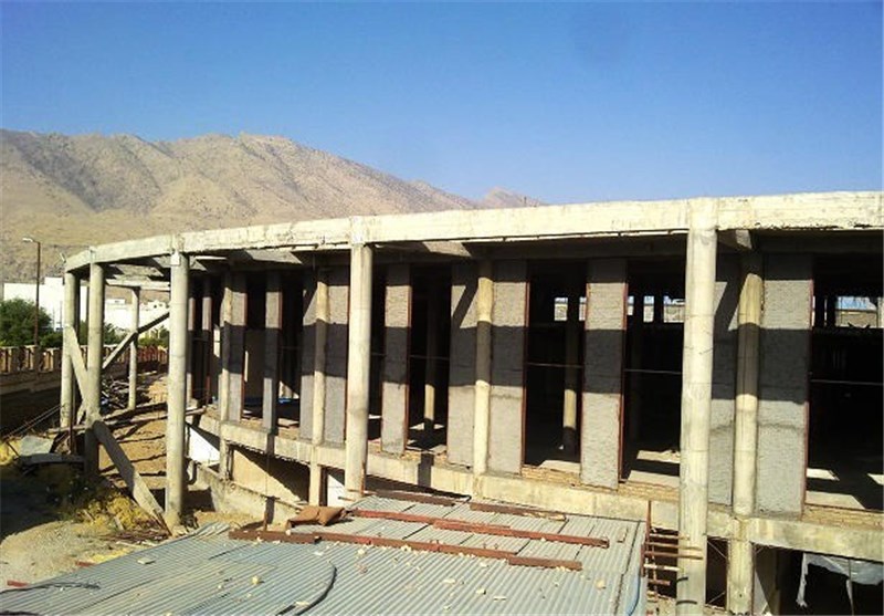 هفت‌خان کتابخانه سازی در لرستان/ ساخت کتابخانه مرکزی خرم‌آباد 15 ساله شد