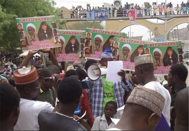 اعضای جنبش اسلامی نیجریه علیه ادامه بازداشت شیخ زکزاکی تظاهرات کردند