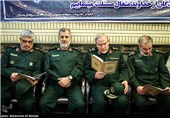سردار علی فدوی فرمانده نیروی دریایی سپاه، سرلشکر سیدیحیی رحیم صفوی دستیار و مشاور عالی فرمانده کل قوا، سردار محمد پاکپور فرمانده نیروی زمینی سپاه و سردار محسن کاظمینی فرمانده سپاه محمد رسول‌الله در مراسم ترحیم مادر سردار حسین سلامی جانشین فرمانده کل سپاه