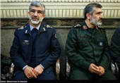سردار امیرعلی حاجی‌زاده فرمانده نیروی هوافضای سپاه و امیر احمد میقانی در مراسم ترحیم مادر سردار حسین سلامی جانشین فرمانده کل سپاه