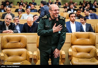 سردار حسین دهقان وزیر دفاع در دهمین سالگرد روز ملی فناوری هسته‌ای
