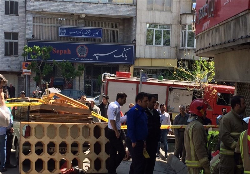 حادثه در خیابان میرزای شیرازی تهران، فرونشست چاه 25 متری