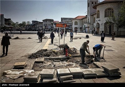 تخریب پیاده راه میدان شهرداری رشت پس از افتتاح