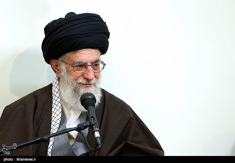 Leader Lauds Iranian Armed Forces’ Capabilities, Spiritual Motivations
