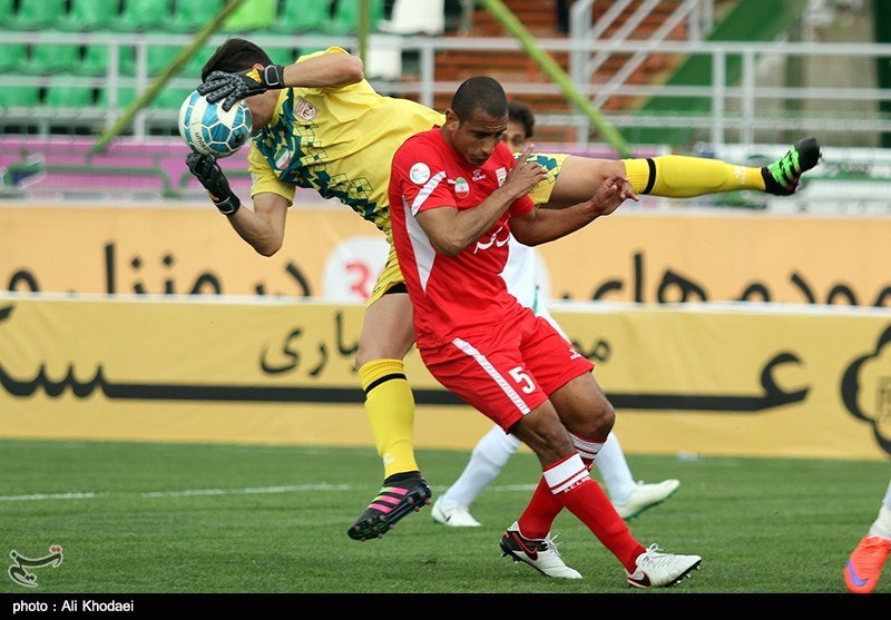Iran Professional League: Tractor Sazi, Naft Tehran Lose