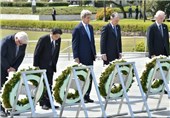 ادای احترام جان کری به کشته‌شدگان حمله اتمی آمریکا به هیروشیما+عکس