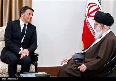 Leader Meets Italian PM Renzi in Tehran