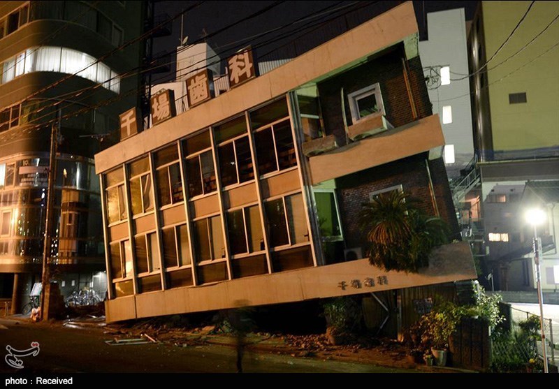 ژاپنی‌ها هنگام زلزله چه کار می‌کنند؟ + عکس