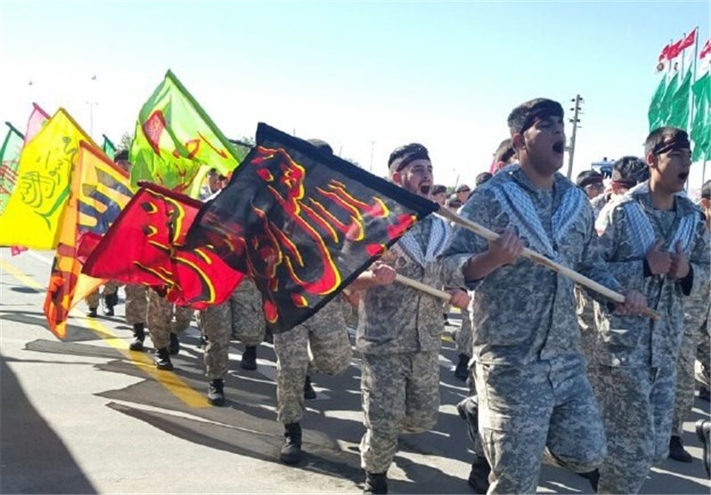 رژه نیروهای مسلح در 6 شهر استان آذربایجان‌غربی برگزار شد