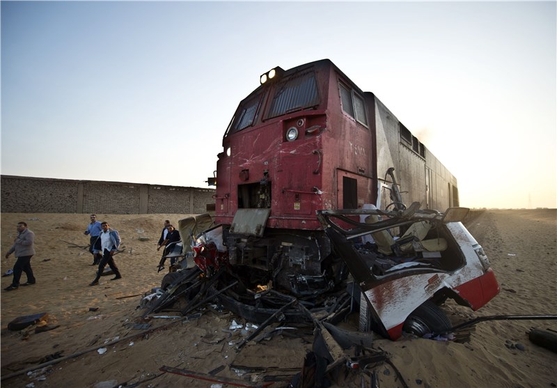 16 کشته و زخمی در حادثه برخورد قطار با کامیون در مصر+ تصاویر