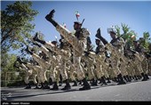 اقتدار ارتش جمهوری اسلامی ایران در زاهدان به نمایش گذاشته شد