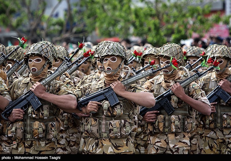 بندر عباس میں ایرانی مسلح افواج کی خصوصی پریڈ کا انعقاد