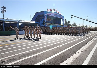 Nationwide Military Parades Held in Iran on National Army Day