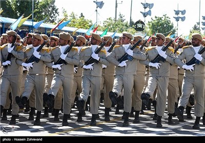 Nationwide Military Parades Held in Iran on National Army Day