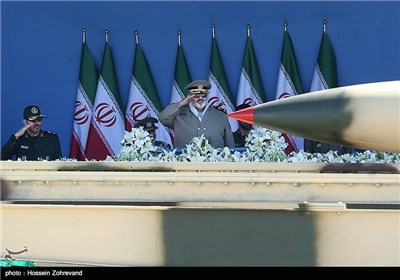 Nationwide Military Parades Held in Iran on National Army Day