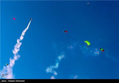 Nationwide Military Parades Held in Iran on National Army Day