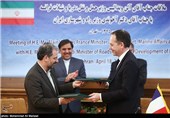 امضای سند همکاری بین شرکت راه آهن جمهوری اسلامی ایران و  شرکت راه آهن فرانسه