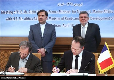 امضای سند همکاری بین شرکت راه آهن جمهوری اسلامی ایران و شرکت راه آهن فرانسه