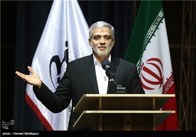 سخنرانی مجید قلی‌زاده مدیرعامل خبرگزاری تسنیم در مراسم تقدیر از کارگردان و تهیه‌کننده فیلم یتیم‌خانه ایران