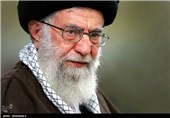 دستور امام خامنه‌ای به همه مسئولان برای کمک فوری به زلزله‌زدگان