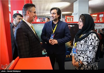 بازدید حجت‌الله ایوبی رئیس سازمان سینمایی از بازار فیلم سی و چهارمین جشنواره جهانی فیلم فجر