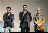 ناصر هاشمی بازیگر، سعید ملکان تهیه‌کننده و احسان بیگلری کارگردان فیلم برادرم خسرو در سومین روز سی و چهارمین جشنواره جهانی فیلم فجر