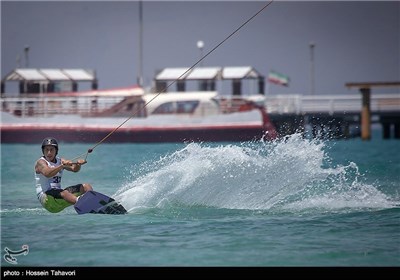 ایرانی جزیرہ کیش میں اسکئنگ مقابلے