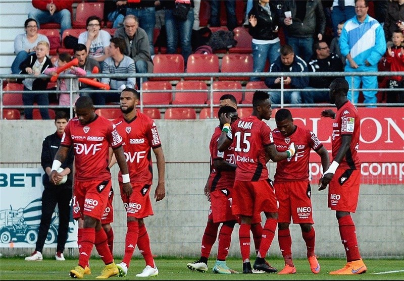 فوتبال جهان| دیژو با پیروزی در لوشامپیونه ماندنی شد