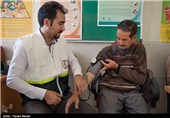 هدیه پزشکان جهادگر خوزستانی به مردم مناطق محروم خرمشهر در سالگرد آزادسازی/&quot;لبخند&quot; رضایت 600 روستایی محروم خرمشهری