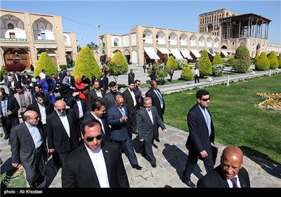 South Africa’s Zuma Visits Iran’s Isfahan